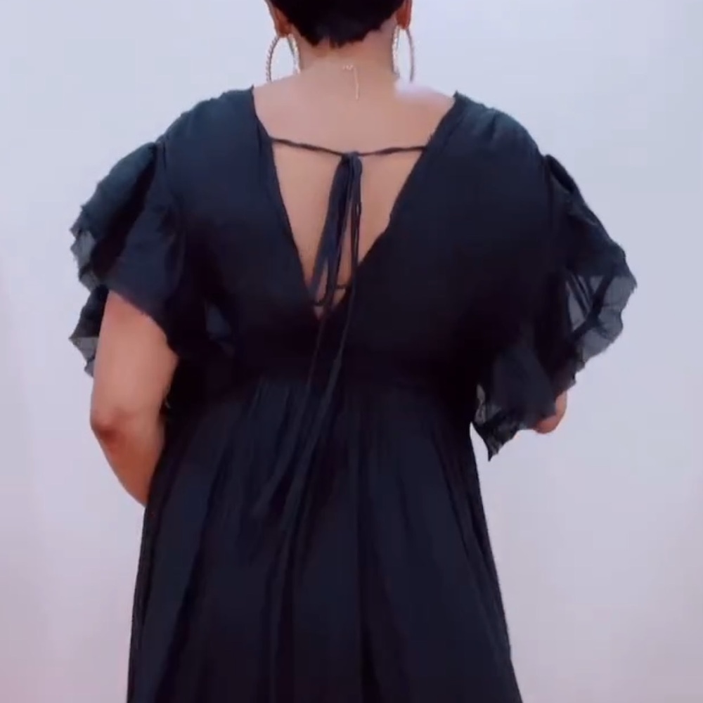 Oversized Black Flowy Maxi Dress - Picture 3 of 9